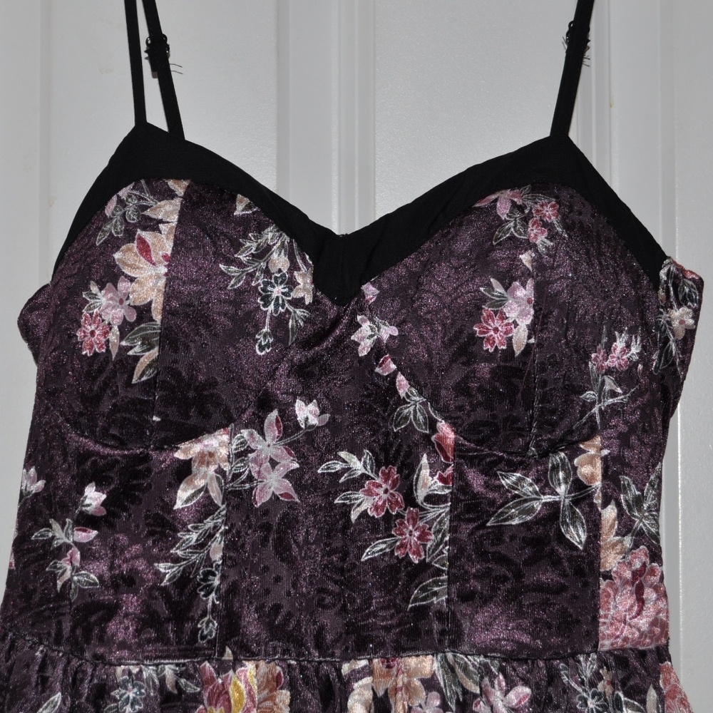 NEW Wineberry Printed Cup Fit & Flare Dress [D2] - Picture 5 of 8